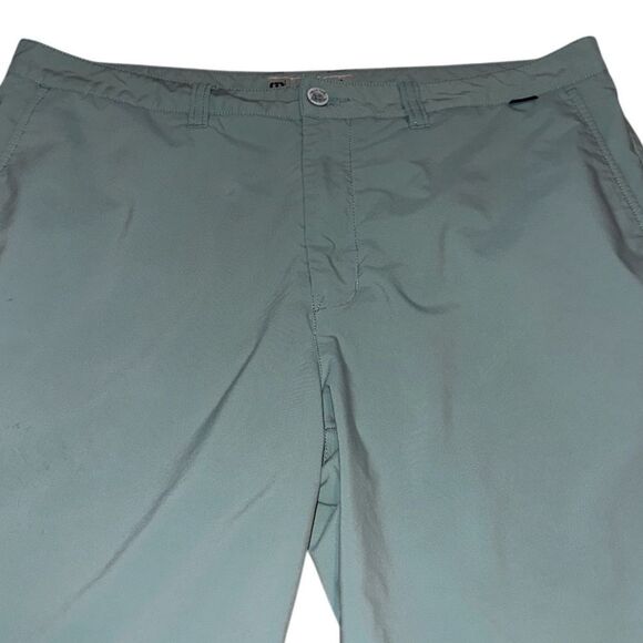 Travis Matthew 9” Men’s Shorts - Picture 4 of 9